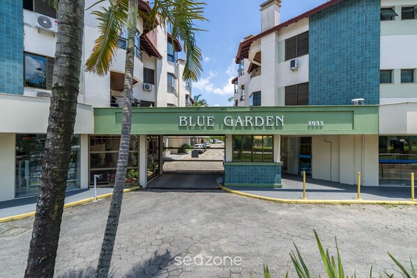 Basic Apartment | Exterior