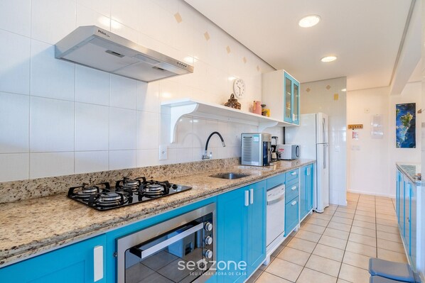 Basic Apartment | Private kitchen