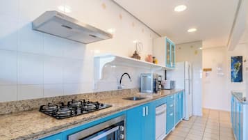 Basic Apartment | Private kitchen | Cookware/dishes/utensils