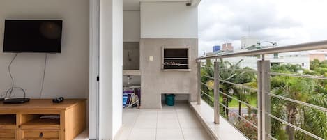 Basic Apartment | Terrace/patio