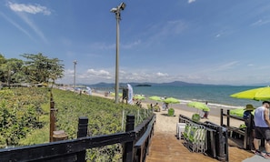 Beach - Apart in Cond. w/ Access to Beach and Pool Ave0232 (Florianópolis)