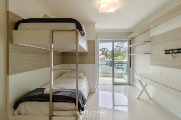 شقة بتجهيزات أساسية | 3 عدّة غرف نوم وواي فاي مجانًا