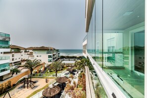 Basic Apartment | Property grounds - Beachfront Apartment w/ View Beach Santinho Asr204 (Florianópolis)