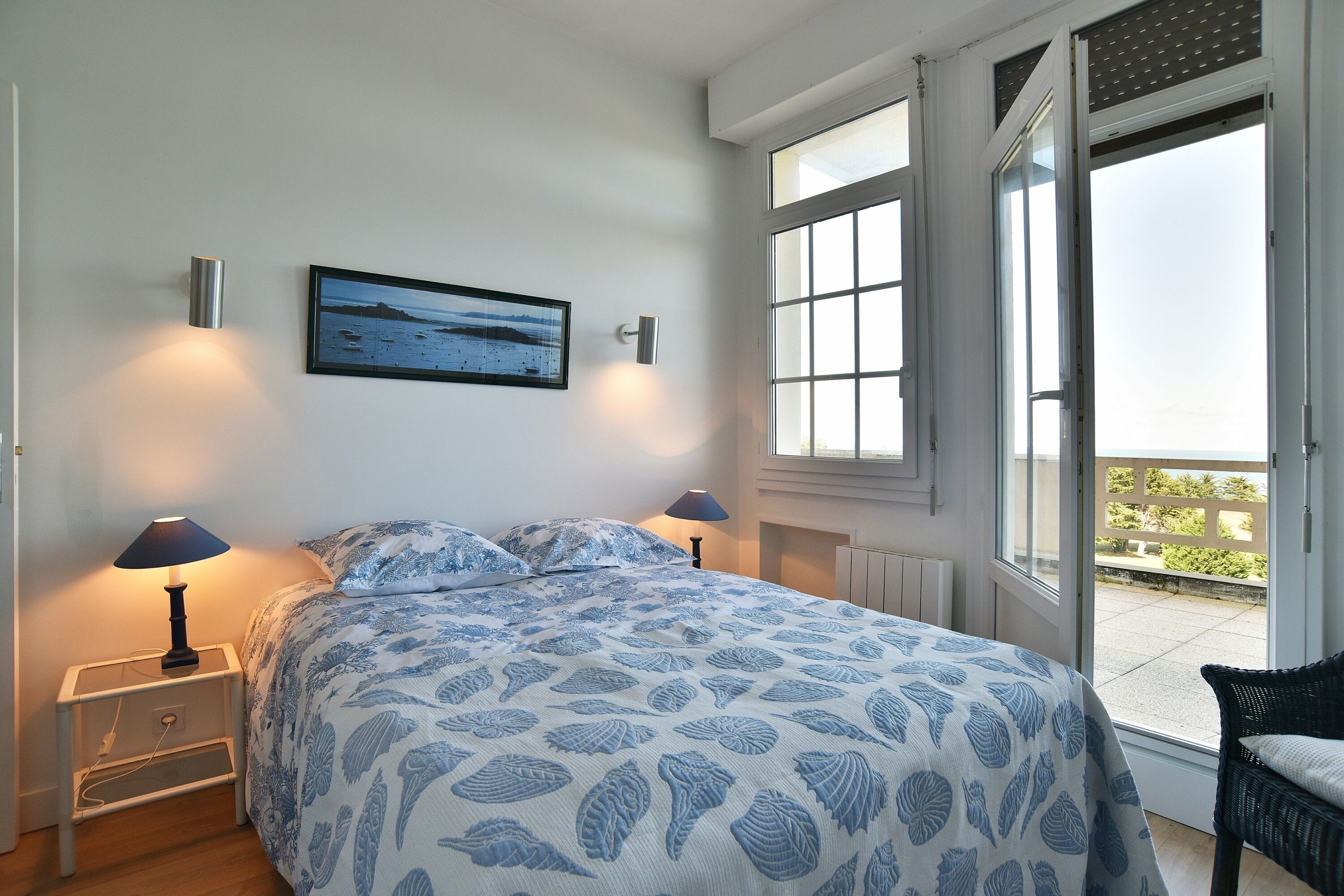 2 chambres, fer et planche à repasser, draps fournis