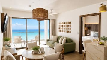Luxury Presidential Ocean Front One Bedroom Suite Diamond Club | Hochwertige Bettwaren, kostenlose Minibar, Zimmersafe, Schreibtisch