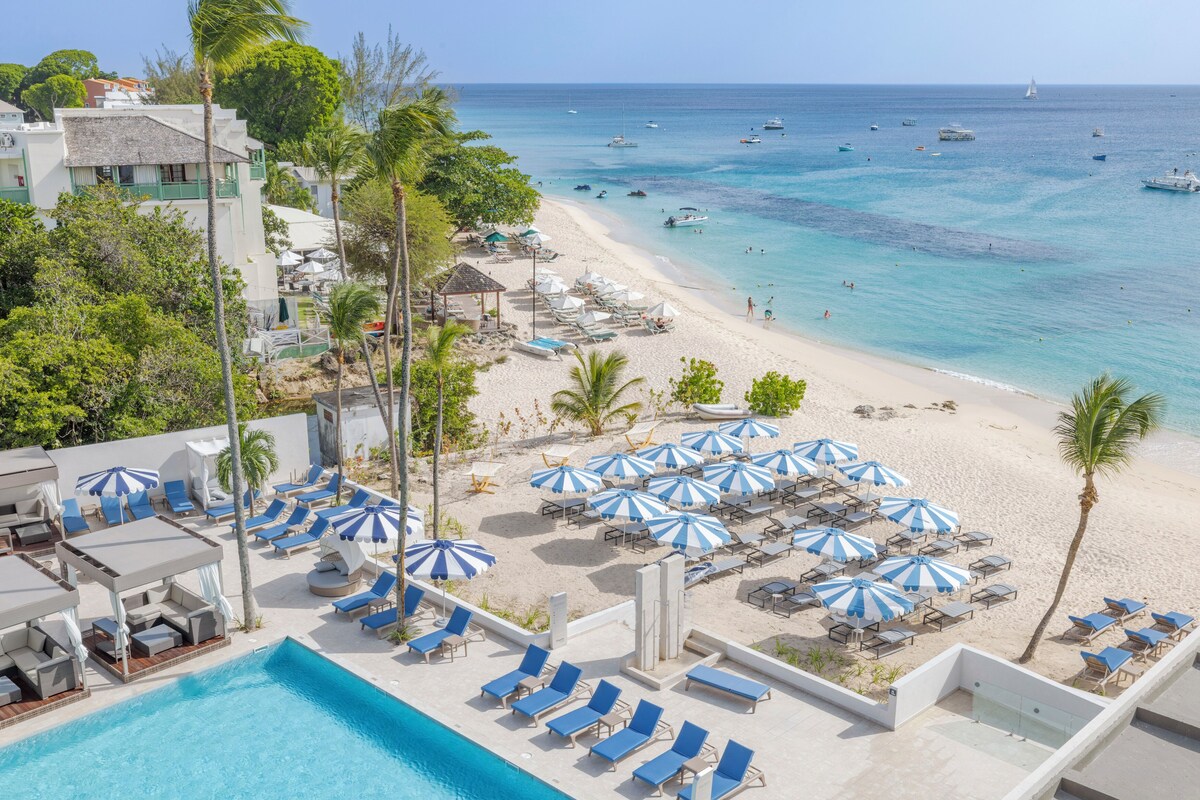 Luxury Presidential Ocean View One Bedroom Suite with Butler | Premium bedding, free minibar, in-room safe, desk