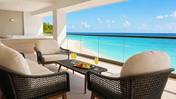 Premium bedding, free minibar, in-room safe, desk
