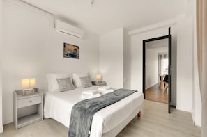 2 chambres, fer et planche à repasser, Wi-Fi gratuit, draps fournis
