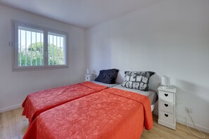 2 habitaciones, tabla de planchar con plancha y wifi gratis 