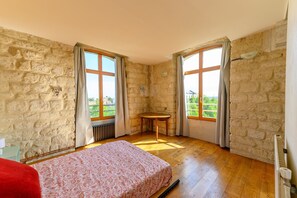 2 chambres, Wi-Fi gratuit, draps fournis