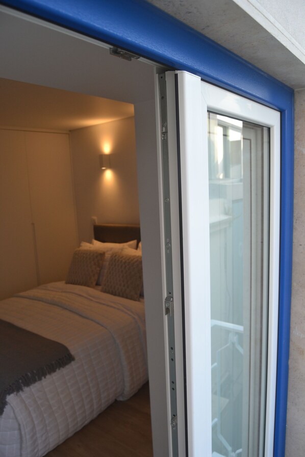 2 bedrooms, iron/ironing board, travel cot, free WiFi