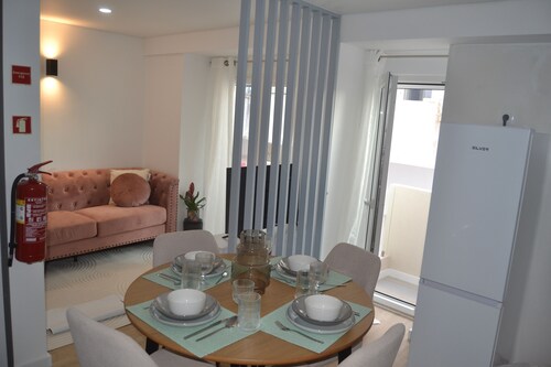 Portu Sereno Pink Diamond - Piso 2, located in the historic center of Setúbal.