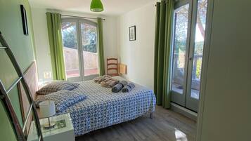 Kamar Klasik, balkon, pemandangan kolam renang | Ruang kerja ramah laptop dan Wi-Fi gratis