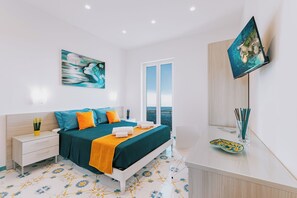 6 bedrooms, desk, iron/ironing board, free WiFi