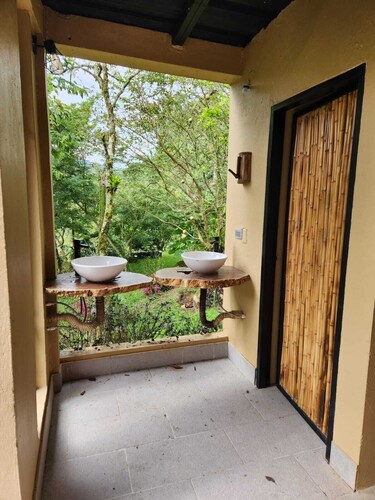 Eco-Paradise in Coffee Heartland