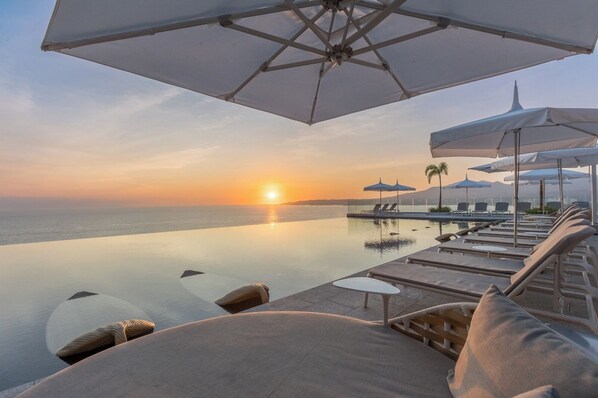 2 outdoor pools - BOSA HOTELS & RESIDENCES (Bucerias)