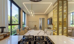 Basic Apartment | Dining