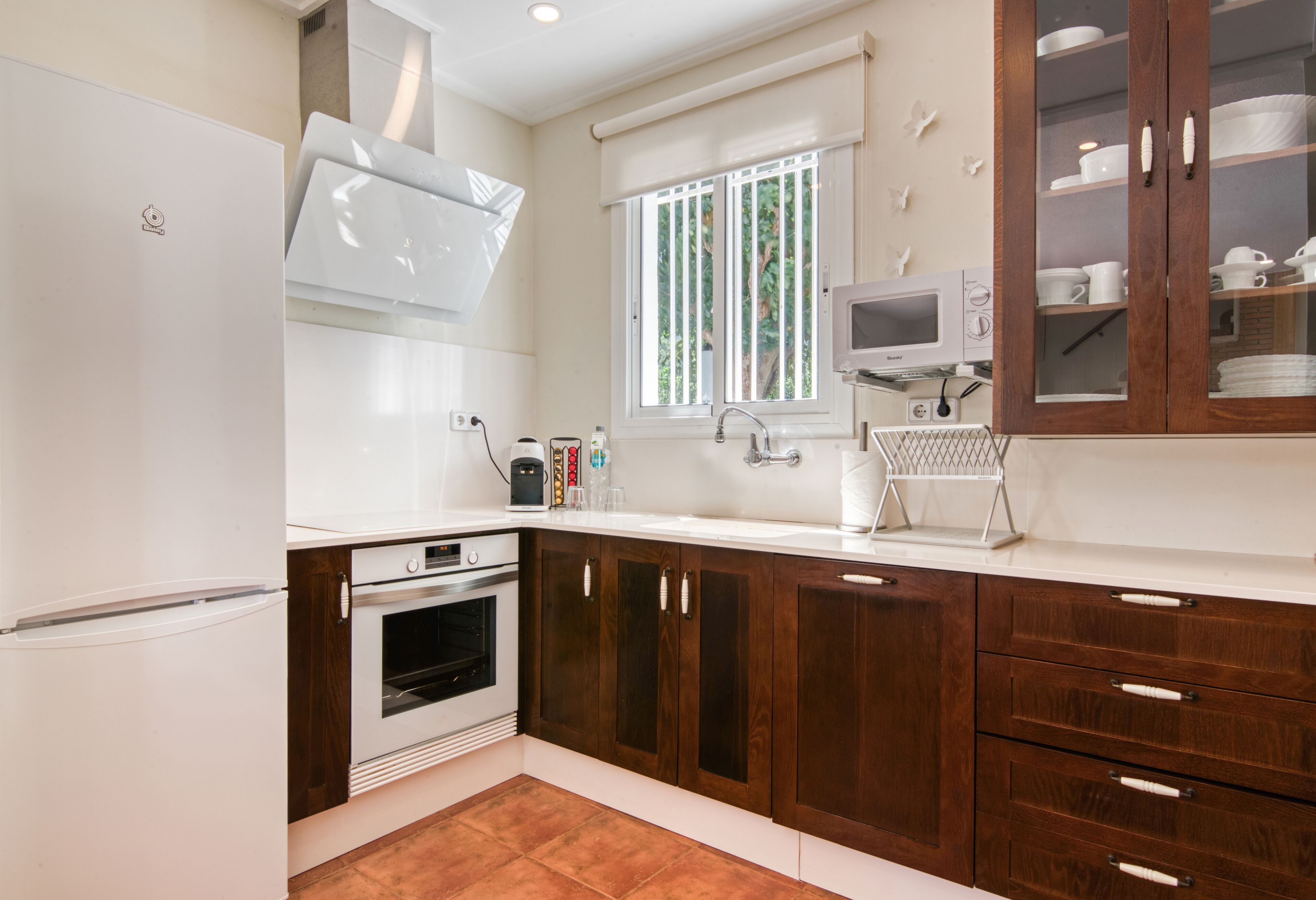 雪櫃、微波爐、焗爐、爐具