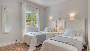 3 makuuhuonetta, silitysrauta/-lauta, vauvan matkasänky, ilmainen Wi-Fi