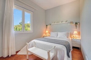 3 chambres, fer et planche à repasser, lit parapluie, Wi-Fi gratuit