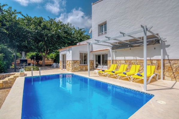 Piscine extérieure