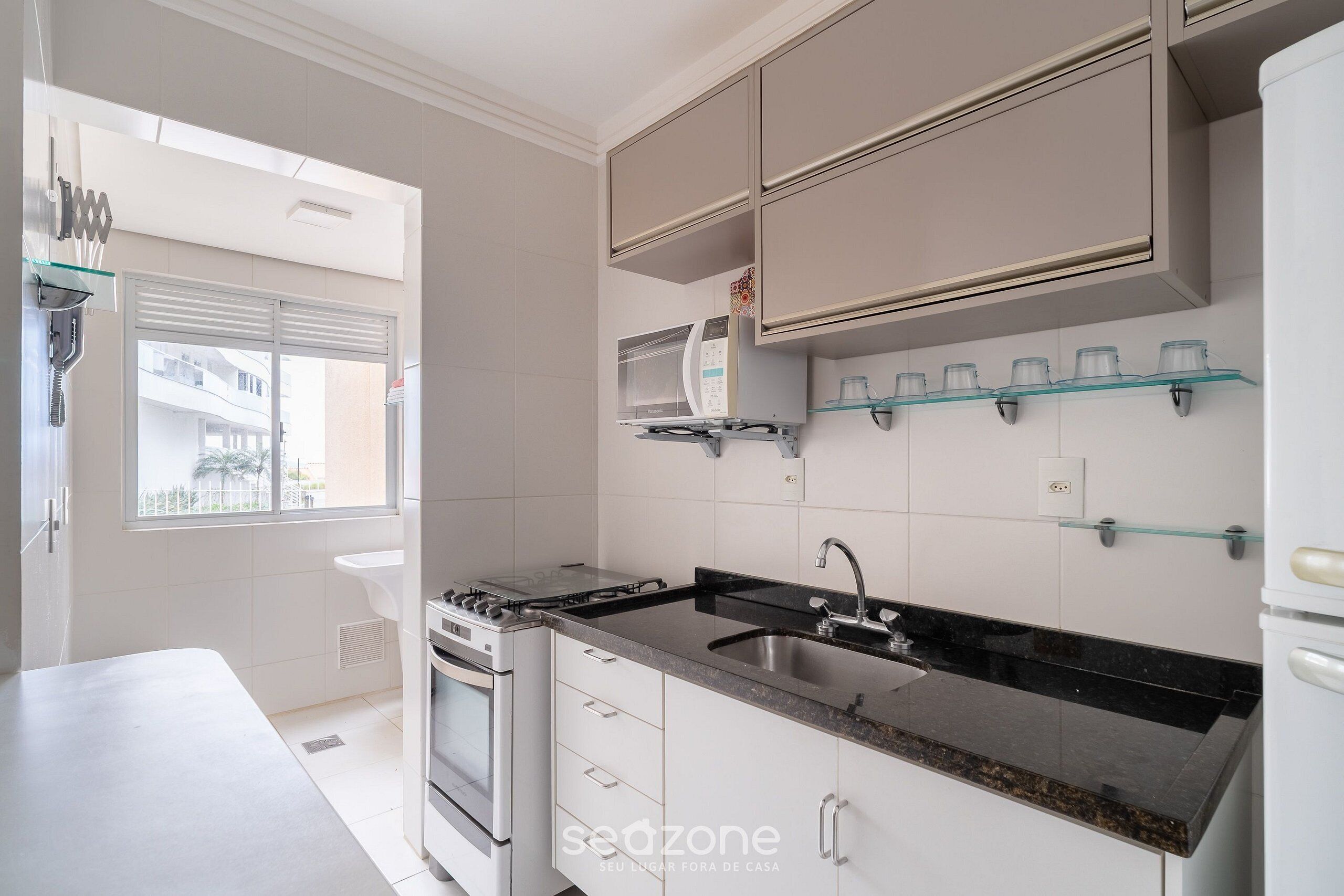 Basic Apartment | Private kitchen