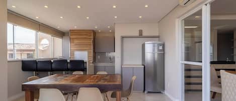 Basic Apartment | Dining