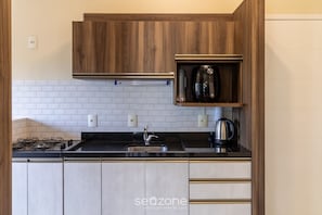 Basic Apartment | Private kitchen