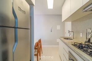 Basic Apartment | Private kitchen