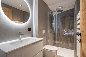Free toiletries, towels