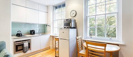 Fridge, microwave, oven, dishwasher