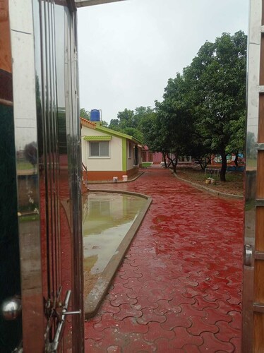 Soothing villa with AC in charming Sriniketan