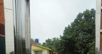 Soothing villa with AC in charming Sriniketan