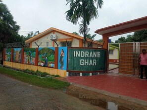 Miscellaneous - Soothing villa with AC in charming Sriniketan (sriniketan)