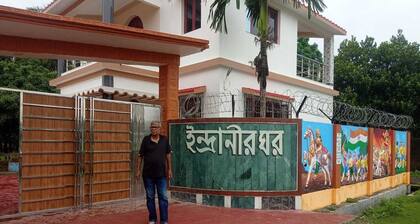 Soothing villa with AC in charming Sriniketan