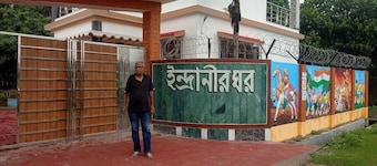 Soothing villa with AC in charming Sriniketan
