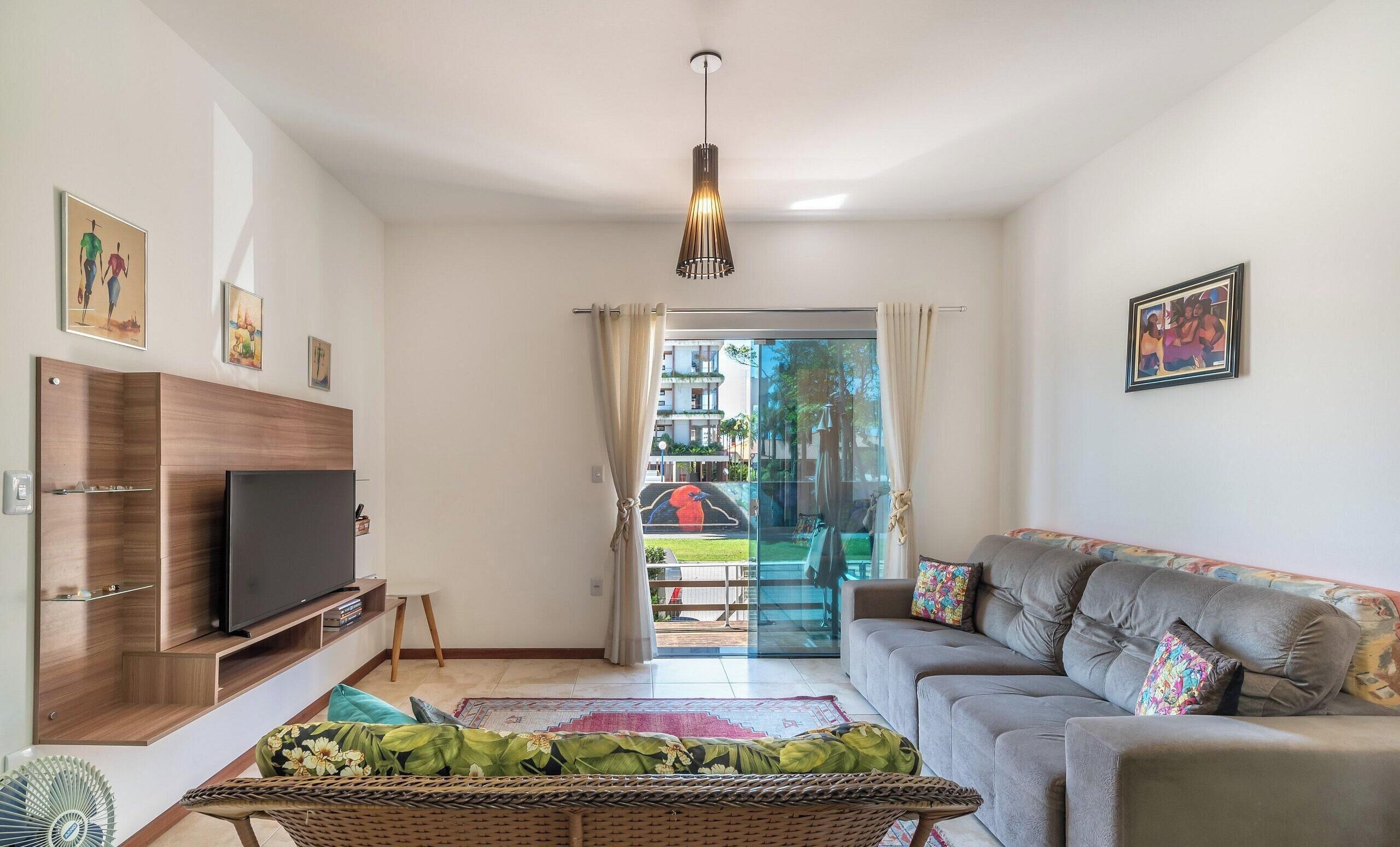 Basic Apartment | Living area | TV