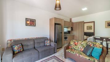 Leilighet – basic | Oppholdsområde | TV