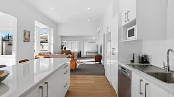 Fridge, microwave, dishwasher, coffee/tea maker