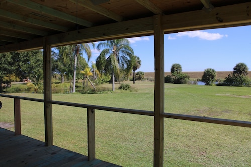 Quiet, Peaceful Retreat On Lake Okeechobee