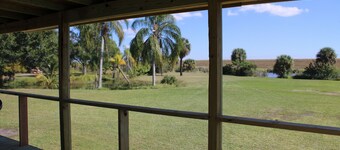 Quiet, Peaceful Retreat On Lake Okeechobee
