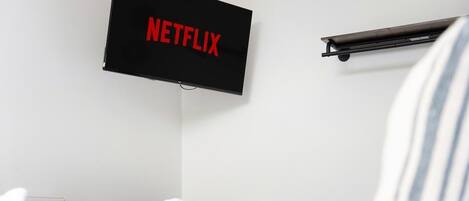 4 bedrooms, Internet, bed sheets