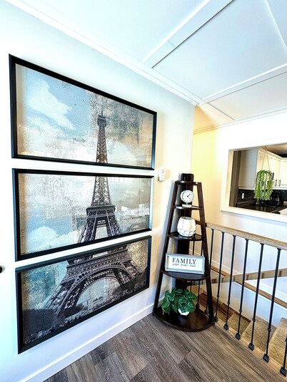 5 bedroom getaway close to big shopping giants