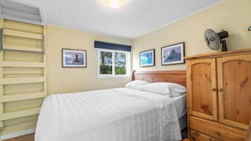 4 bedrooms, free WiFi, bed sheets
