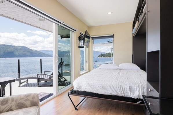 4 bedrooms, free WiFi, bed sheets