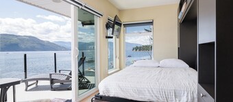 Shuswap Lakefront | Cozy Retreat with Dock, Fishing, Kayaks, Trails & Fire Pit