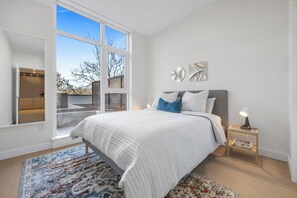 2 bedrooms, internet, bed sheets