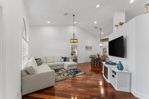 Smart TV, fireplace, table football, ping pong - Blue Oasis! The Perfect Gateway w/ Heated Pool! (Naples)