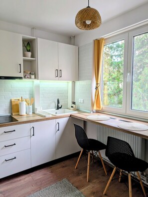 Mikrobølgeovn og oppvaskmaskin