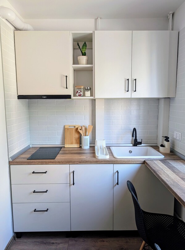Microwave, dishwasher